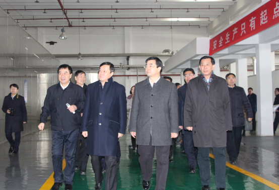 2018年1月4日，，中国商飞董事长贺东风一行到中复神鹰碳纤维公司调查调研